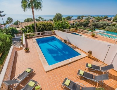 Holiday villas in Spain