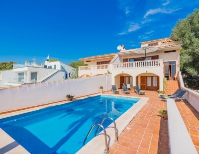 Book a villa in Spain