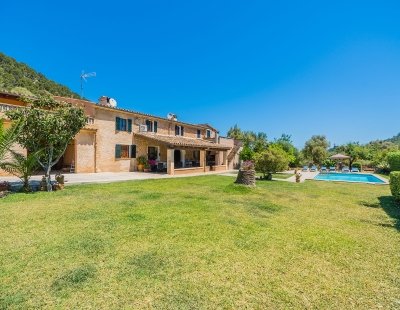Book a villa in Mallorca