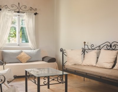 Villa holidays in Keri
