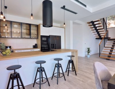 Book a villa in Omis