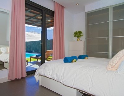 Book a villa in Spain
