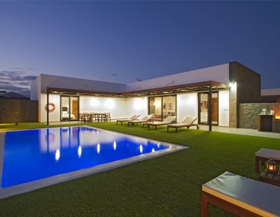 Book a villa in Spain