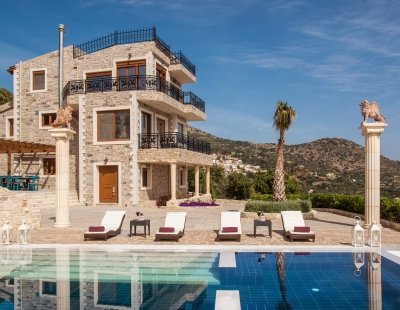 Book a villa in Greece
