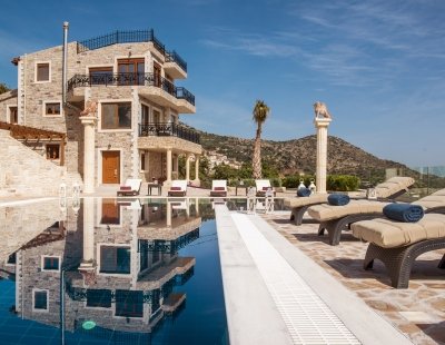Book a villa holiday in Greece