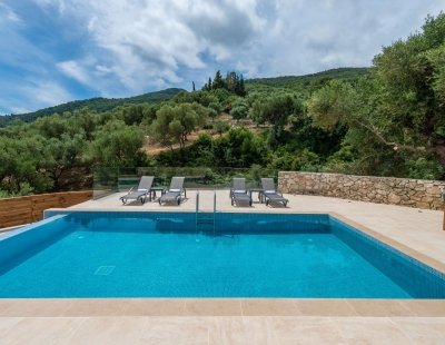 Holiday villas in Greece