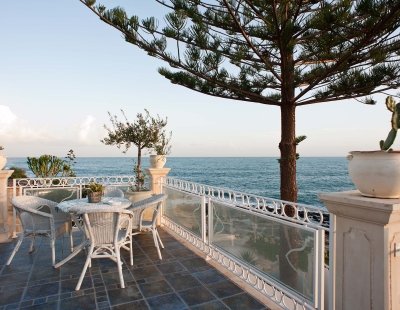 Book a villa in Syracuse