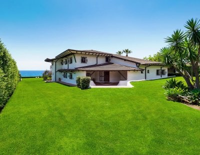 Book a villa in Syracuse