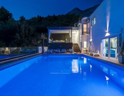 Book a villa holiday in Makarska