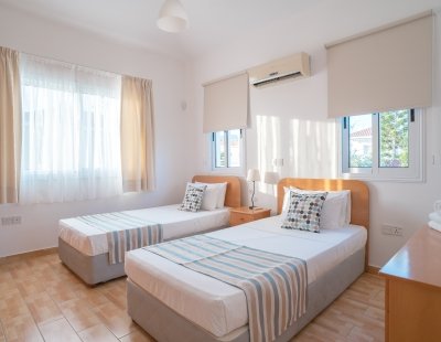 Book a villa holiday in Coral Bay