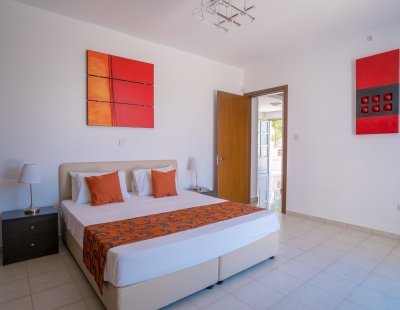 Book a villa holiday in Coral Bay