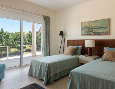 Villa rentals in Ixia