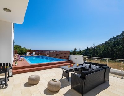 Villa holidays in Ixia
