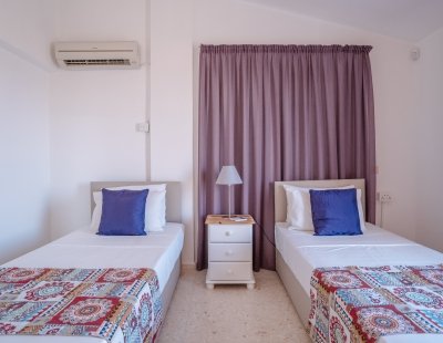 Book a villa in Coral Bay