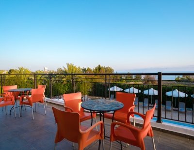 Book a villa holiday in Coral Bay