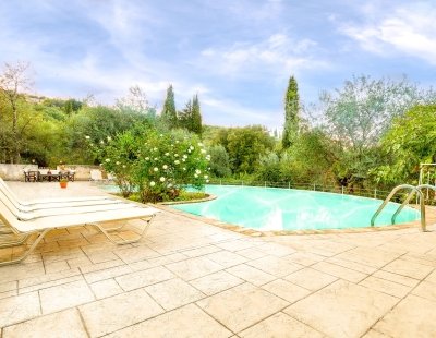 Holiday villas in Greece