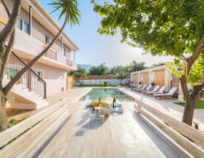 Holiday villas in Greece