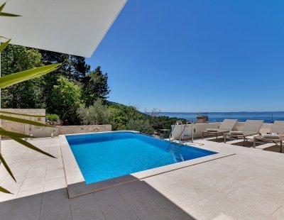 Villa rentals in Makarska