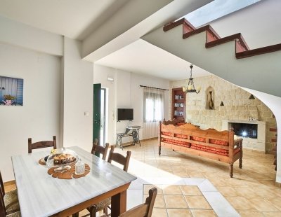 Book a villa in Plaka