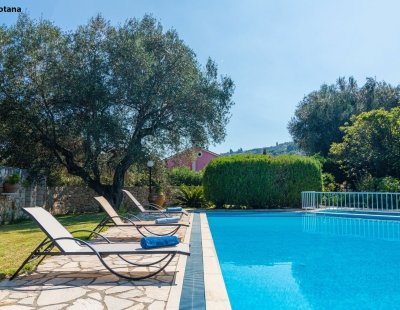 Villa rentals in Greece