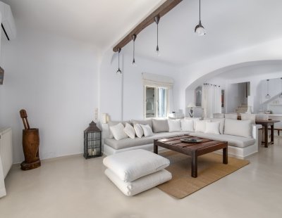 Holiday villas in Greece