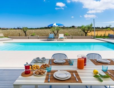 Villa rentals in Syracuse