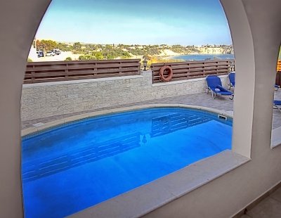 Villa rentals in Coral Bay