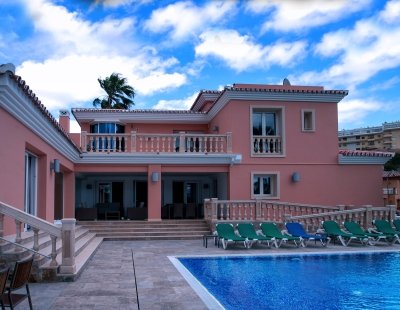 Villa rentals in Mijas