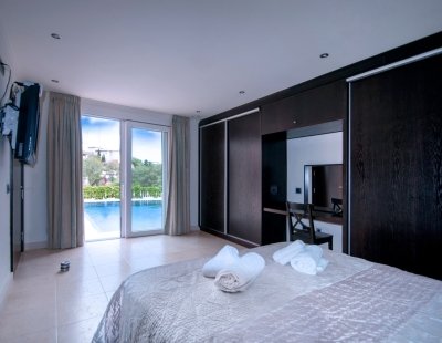 Book a villa holiday in Mijas