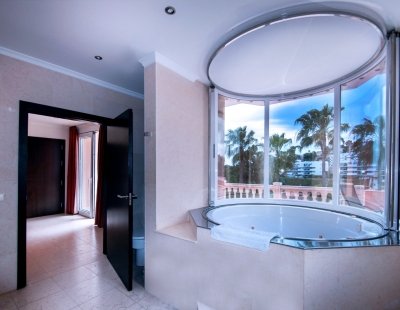 Book a villa in Spain