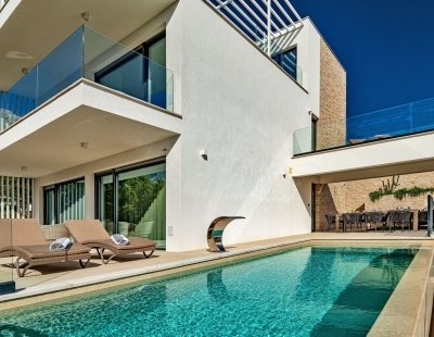 Villa rentals in Makarska