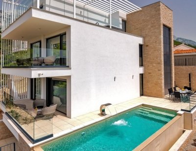 Book a villa holiday in Makarska