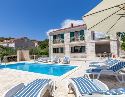 Villas in Brac
