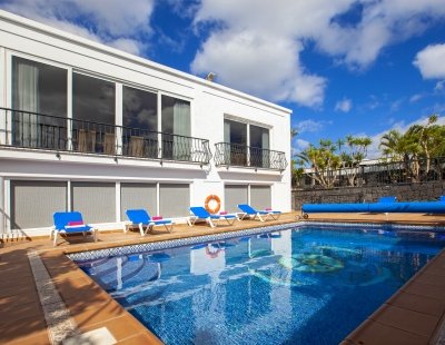 Holiday villas in Puerto Calero