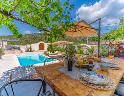 Villa rentals in Trogir
