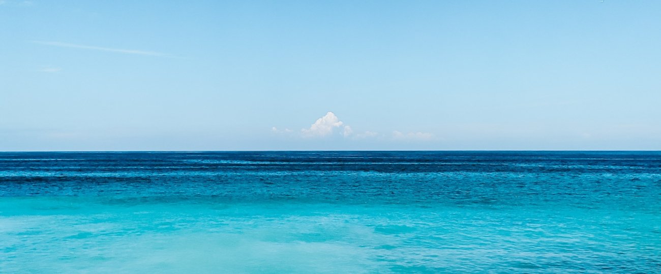 raihan-n-aziz-9vk4DfNLOYE-unsplash.jpg Sun and sea, beach villa holiday