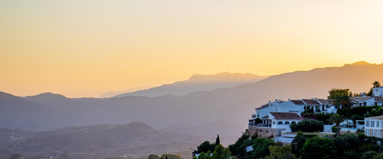 jakub-uzieblo-TQeb-k3mvwk-unsplash.jpg Sunset over Mijas, Costa del Sol, Spain