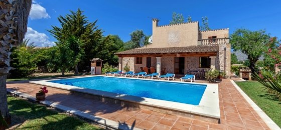 01-min_-1-.jpg Villas in Spain