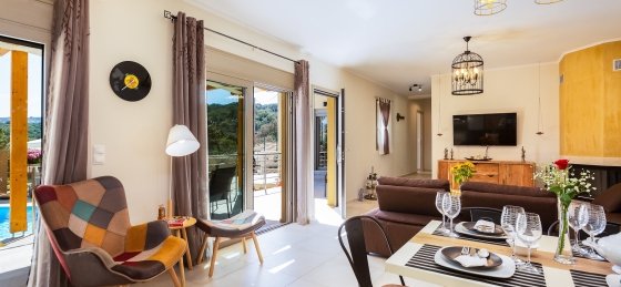 10.jpg Villa holidays in Greece