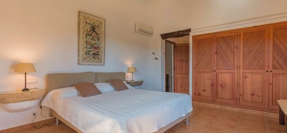 14-min_14.jpg Book a villa in Spain