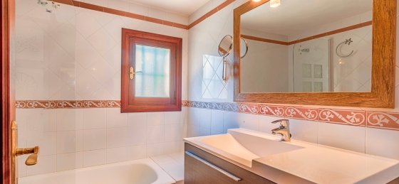16-min_0.jpg Villa holidays in Spain