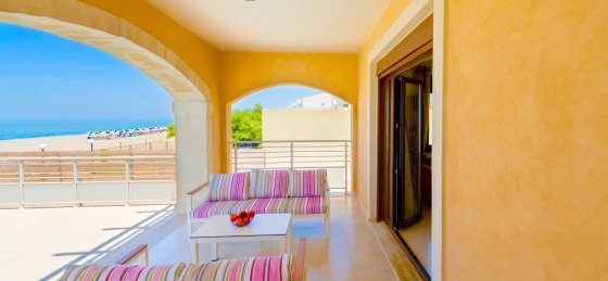 4.jpg Book a villa in Greece