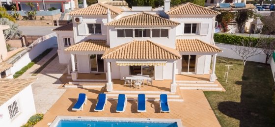 gui_01_web_1_de_1.jpg Villas in Algarve