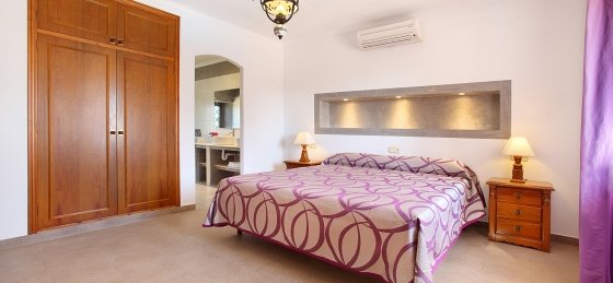 hrp930-13.jpg Book a villa in Spain