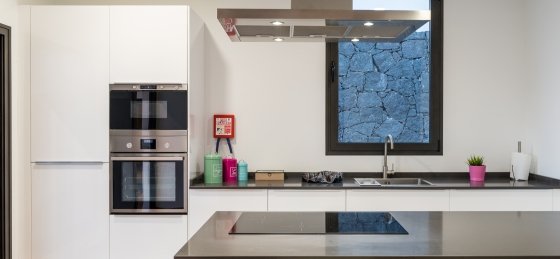 kitchen.jpg Book a villa in Puerto Calero