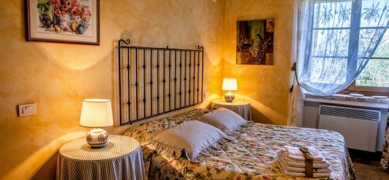 lo_casale_roseto_interni42.jpg Book a villa in Umbria