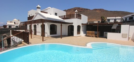 villa_and_pool.jpg Villa in Canary Islands to rent