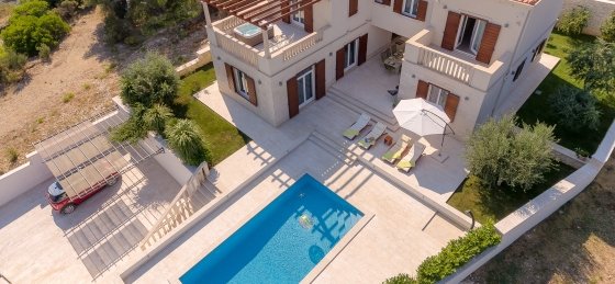 villa_in_splitska_32.jpg Holiday villas in Dalmatia