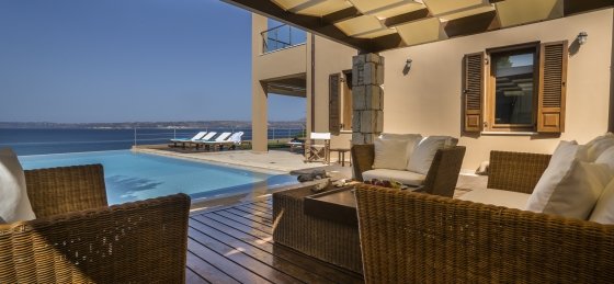 0.001.jpg Villas in Chania