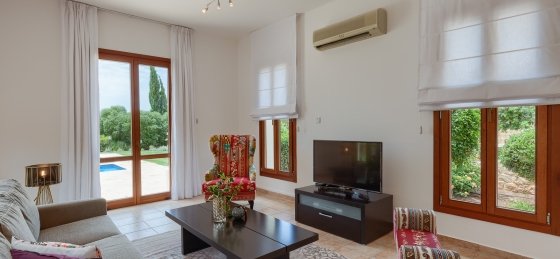 03.jpg Holiday villas in Aphrodite Hills Resort